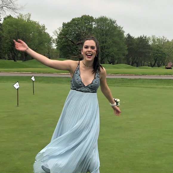 Meet your Posher, Ingrid - Picture 2 of 2